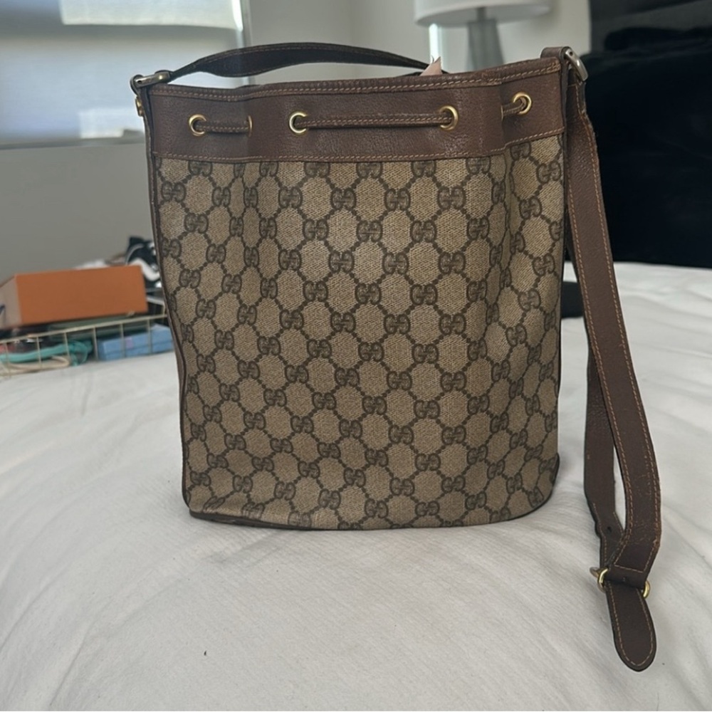 Traded GUCCI CROSSBODY ADJUSTABLE STRAP BUCKET BAG VINTAGE FINAL PRICE - Picture 5 of 11